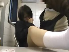 phòng học tiếng Nhật nữ sinh đồng phục