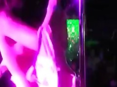 الهاوي تعري